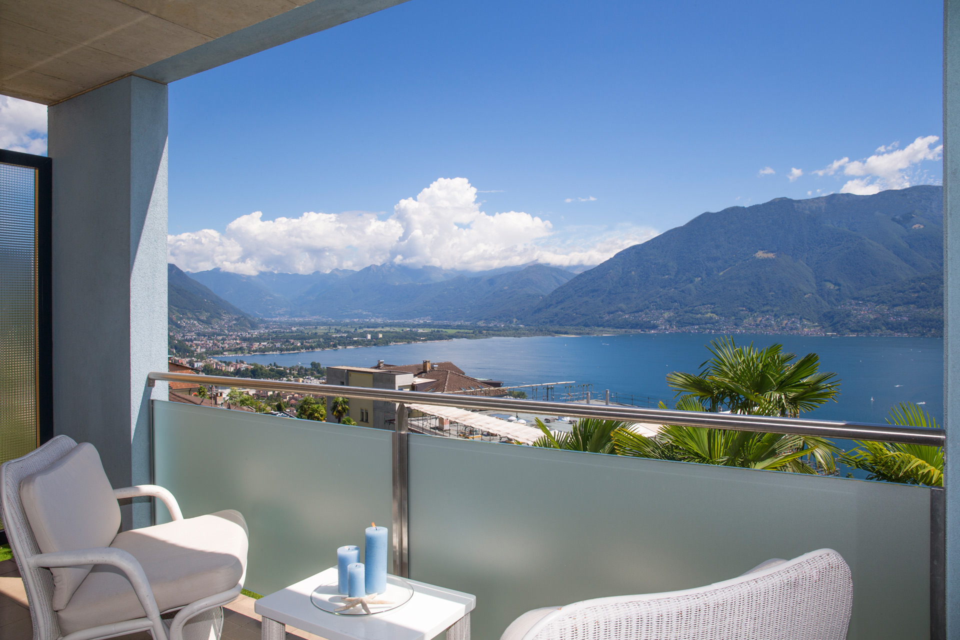 Barca Blu hoempage Blu Apartmet_Balcony.jpg